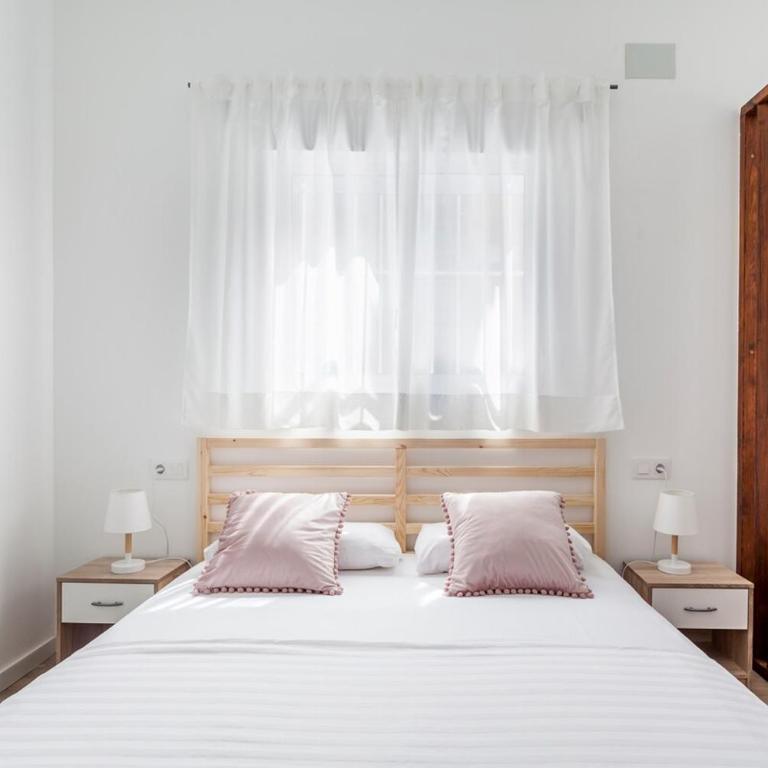 Cozy & new studio apartment next to Turia Gardens - One-Bedroom Apartment - 11