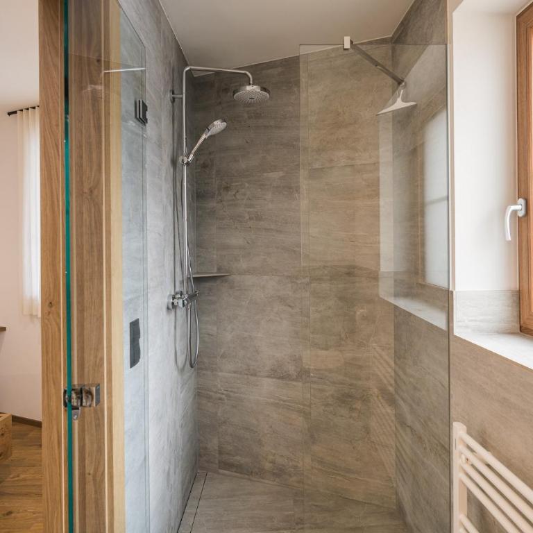 Kuenz Dolomites App 5 - Deluxe-Apartment mit 2 Schlafzimmern und Gartenblick - 8