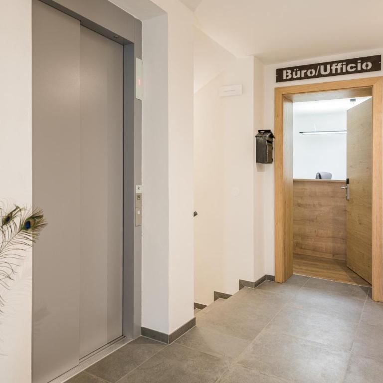 Kuenz Dolomites App 5 - Deluxe-Apartment mit 2 Schlafzimmern und Gartenblick - 12
