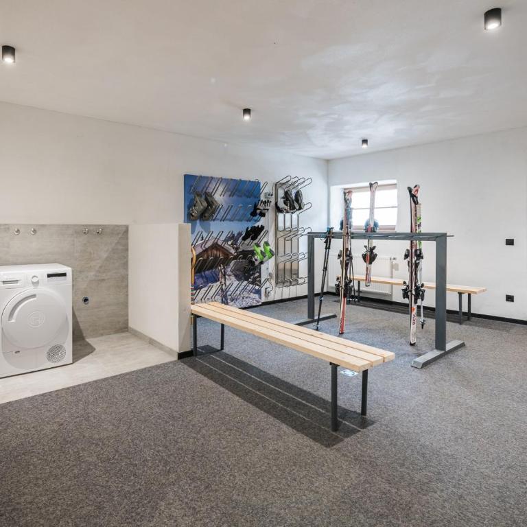 Kuenz Dolomites App 5 - Deluxe-Apartment mit 2 Schlafzimmern und Gartenblick - 13