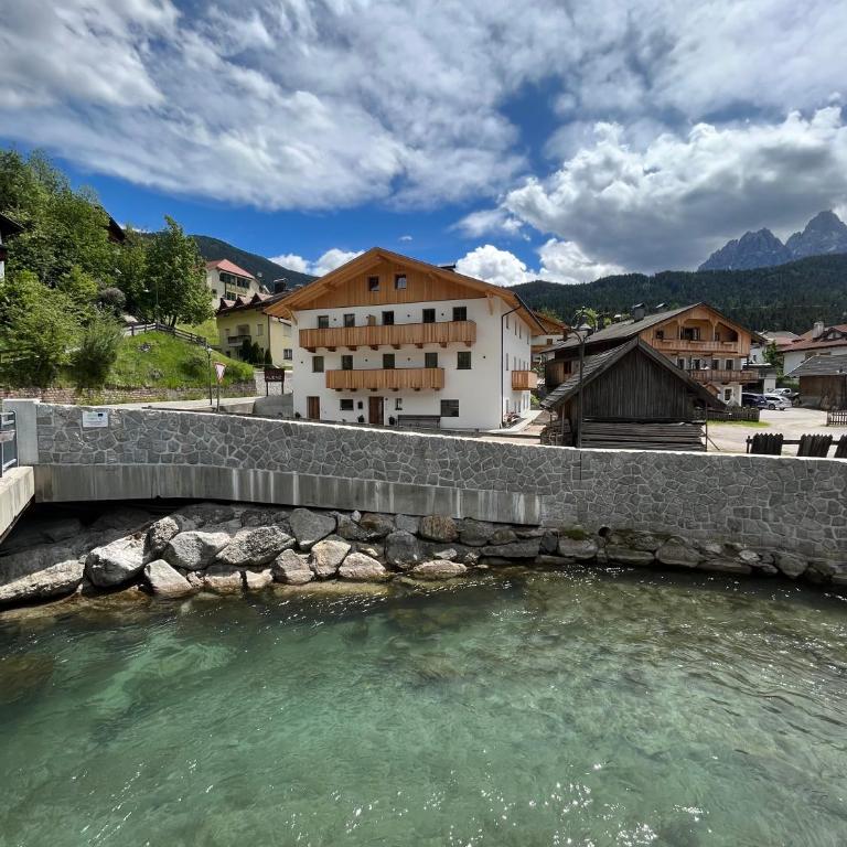 Kuenz Dolomites App 5 - Deluxe-Apartment mit 2 Schlafzimmern und Gartenblick - 17