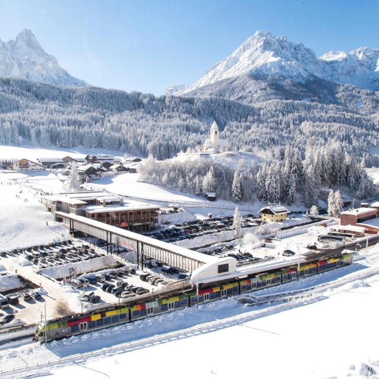Kuenz Dolomites App 5 - Deluxe-Apartment mit 2 Schlafzimmern und Gartenblick - 16
