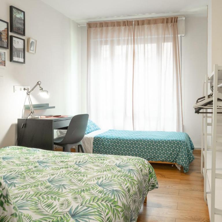 Life Magenta Gijón - Habitación Triple con vistas a la ciudad - 1