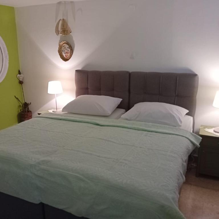 Green Lily Apartments - Apartment - 4