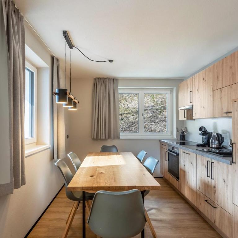 Luisalle Top 5 - Deluxe Apartment mit Balkon und 2 Schlafzimmern - 10