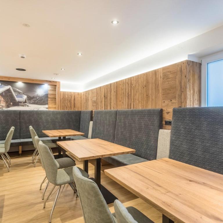 Luisalle Top 5 - Deluxe Apartment mit Balkon und 2 Schlafzimmern - 17