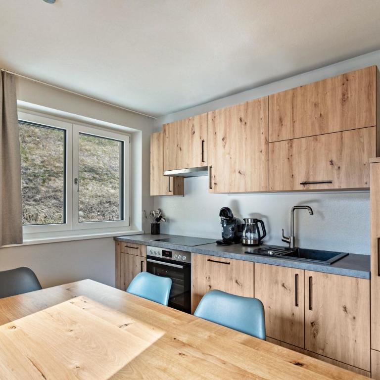Luisalle Top 5 - Deluxe Apartment mit Balkon und 2 Schlafzimmern - 11