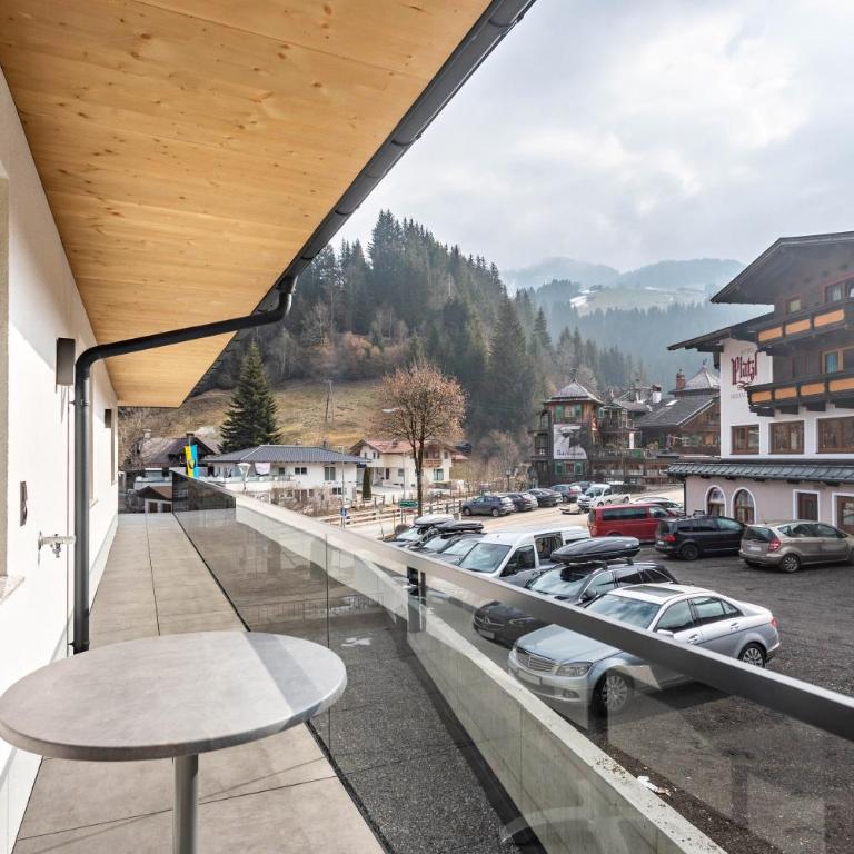 Luisalle Top 5 - Deluxe Apartment mit Balkon und 2 Schlafzimmern - 8