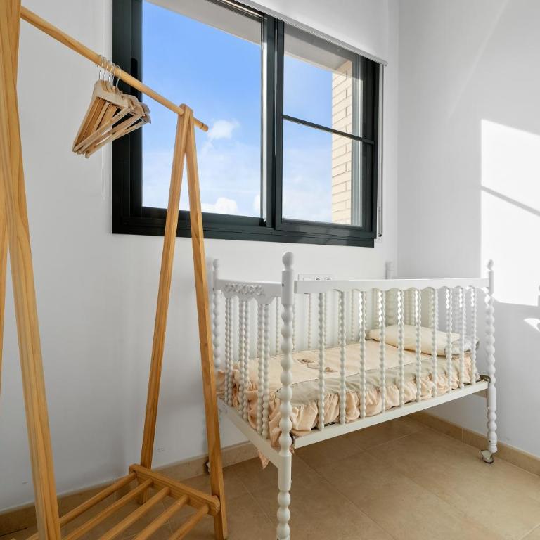 Ferran - Two-Bedroom Deluxe Apartment with Balcony - 18