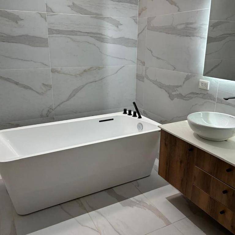 Acogedora casa de campo con piscina y jacuzzi - Villa con piscina privada - 12