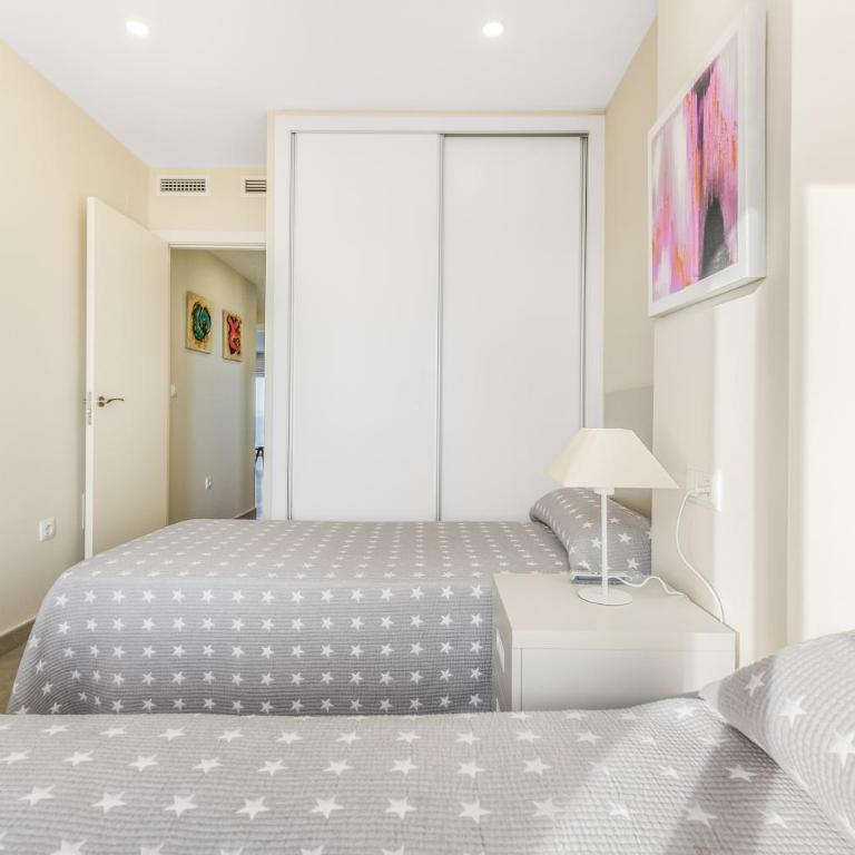 Playa Principe Esc 10 - Two-Bedroom Deluxe Apartment with Ocean View - 17