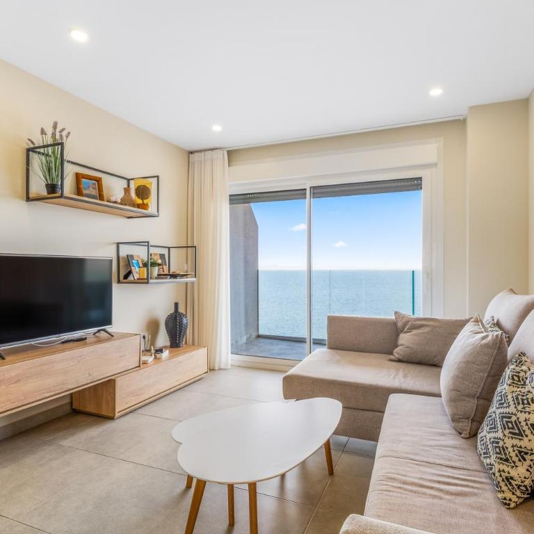 Playa Principe Esc 10 - Two-Bedroom Deluxe Apartment with Ocean View - 1