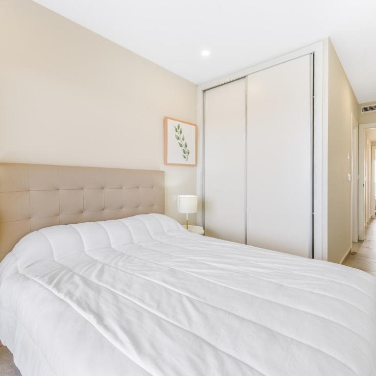 Playa Principe Esc 10 - Two-Bedroom Deluxe Apartment with Ocean View - 11