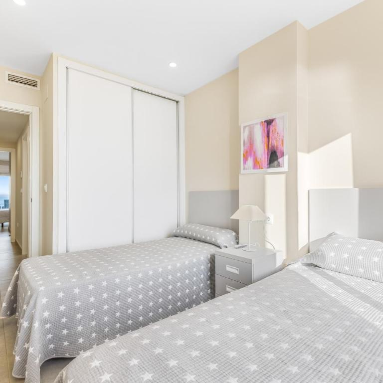 Playa Principe Esc 10 - Two-Bedroom Deluxe Apartment with Ocean View - 16