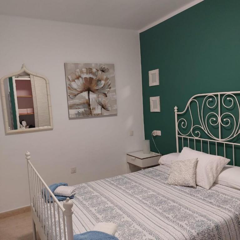 Apartamento Sol y Playa - Two-Bedroom Deluxe Apartment with Ocean View - 26