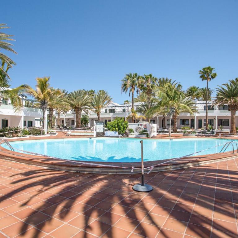 Apartamento Sol y Playa - Two-Bedroom Deluxe Apartment with Ocean View - 20