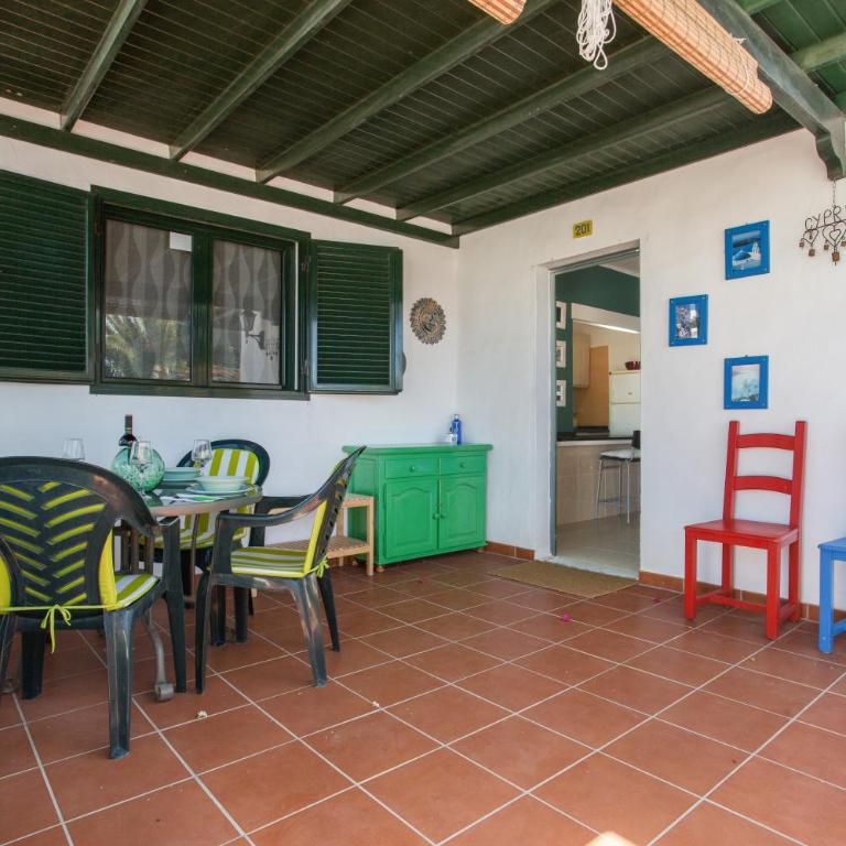 Apartamento Sol y Playa - Two-Bedroom Deluxe Apartment with Ocean View - 16