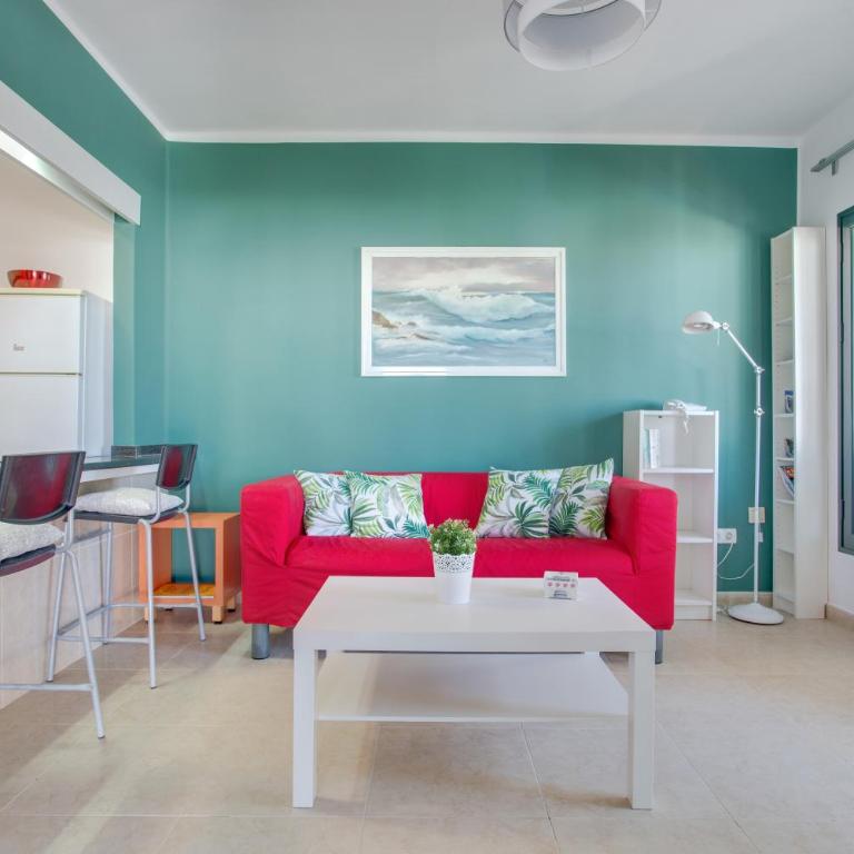 Apartamento Sol y Playa - Two-Bedroom Deluxe Apartment with Ocean View - 5
