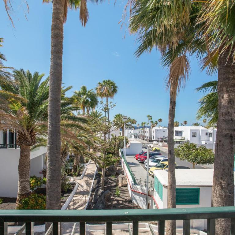 Apartamento Sol y Playa - Two-Bedroom Deluxe Apartment with Ocean View - 3