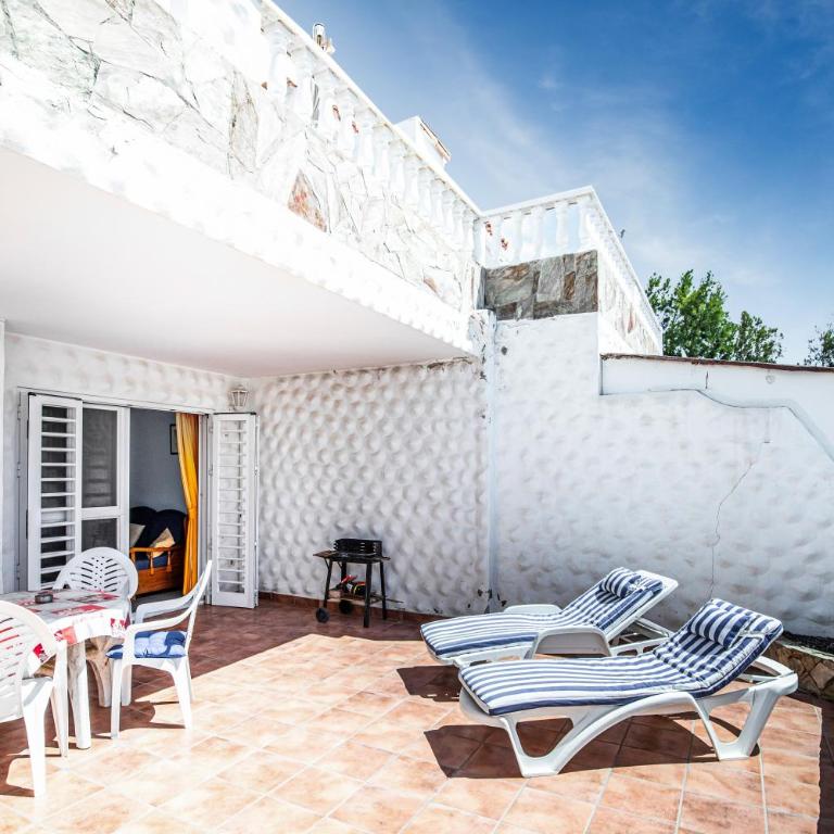 Near the beach with huge terrace, parking and wifi - Apartamento de 2 dormitorios con vistas a la montaña - 1