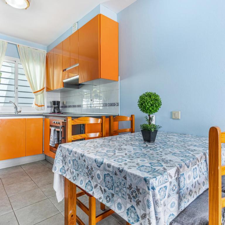 Near the beach with huge terrace, parking and wifi - Apartamento de 2 dormitorios con vistas a la montaña - 6