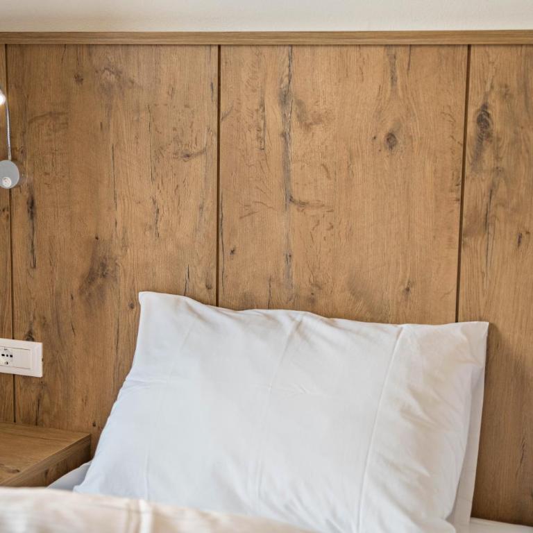 Residence Condor Apt Rosengarten - Appartamento Deluxe con 2 Camere da Letto e Vista Giardino - 16