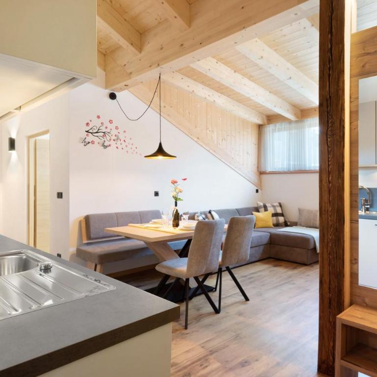Living Lerchna - Schöne Aussicht 2 - Superior One-Bedroom Apartment with Balcony - 11