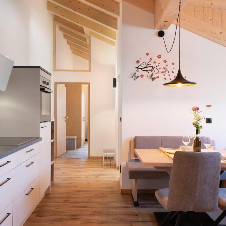 Living Lerchna - Schöne Aussicht 2 - Superior One-Bedroom Apartment with Balcony - 5