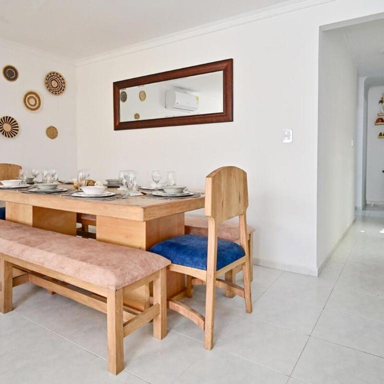 Casa con piscina y terraza privada a pasos de la playa - Three-Bedroom Home - 48