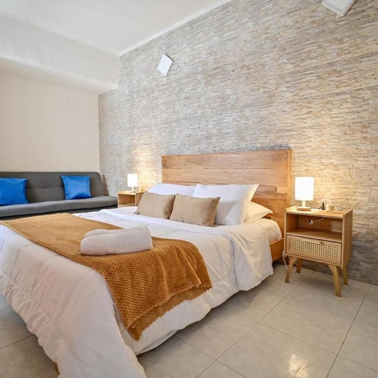 Casa con piscina y terraza privada a pasos de la playa - Three-Bedroom Home - 50