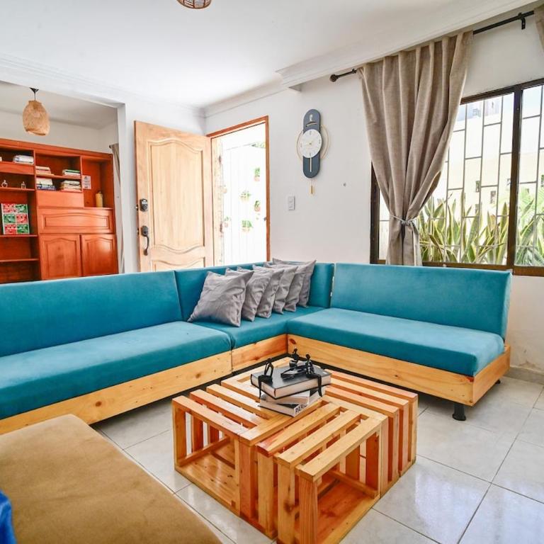 Casa con piscina y terraza privada a pasos de la playa - Three-Bedroom Home - 57