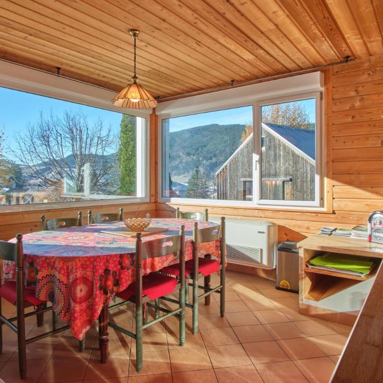 La Croix Du Sud - Two-Bedroom Deluxe Apartment with Garden View - 7