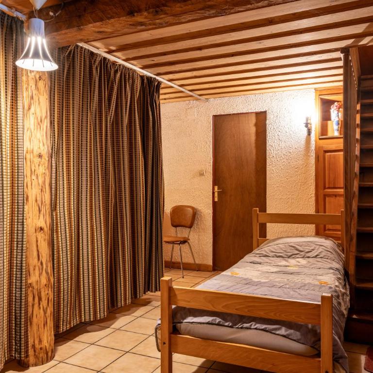 Appartement Atypique - Two-Bedroom Deluxe Apartment with Garden View - 14