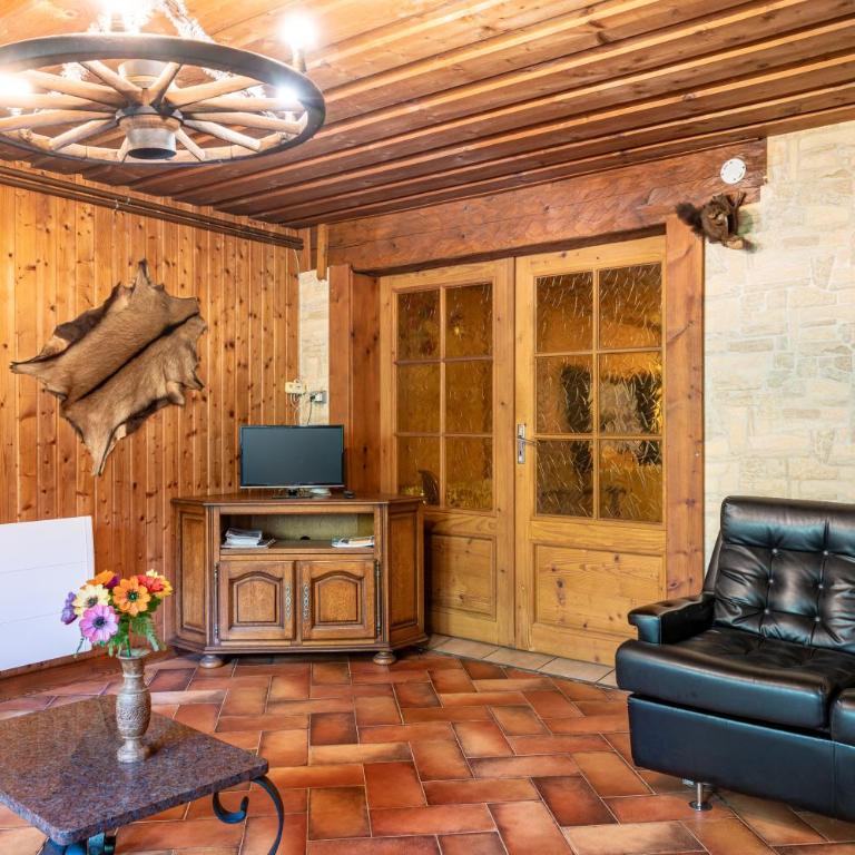 Appartement Atypique - Two-Bedroom Deluxe Apartment with Garden View - 4