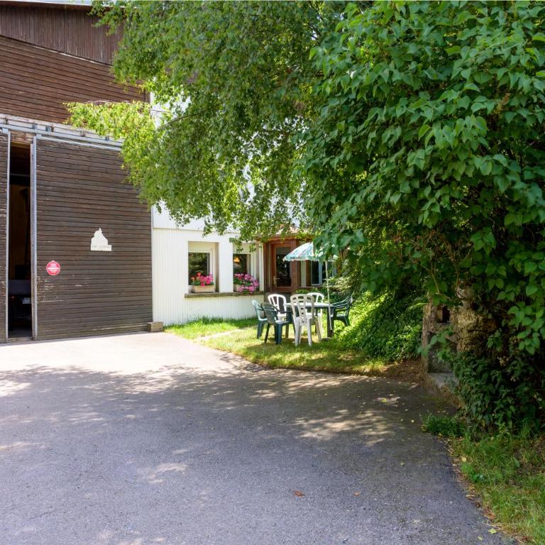 Appartement Atypique - Two-Bedroom Deluxe Apartment with Garden View - 22