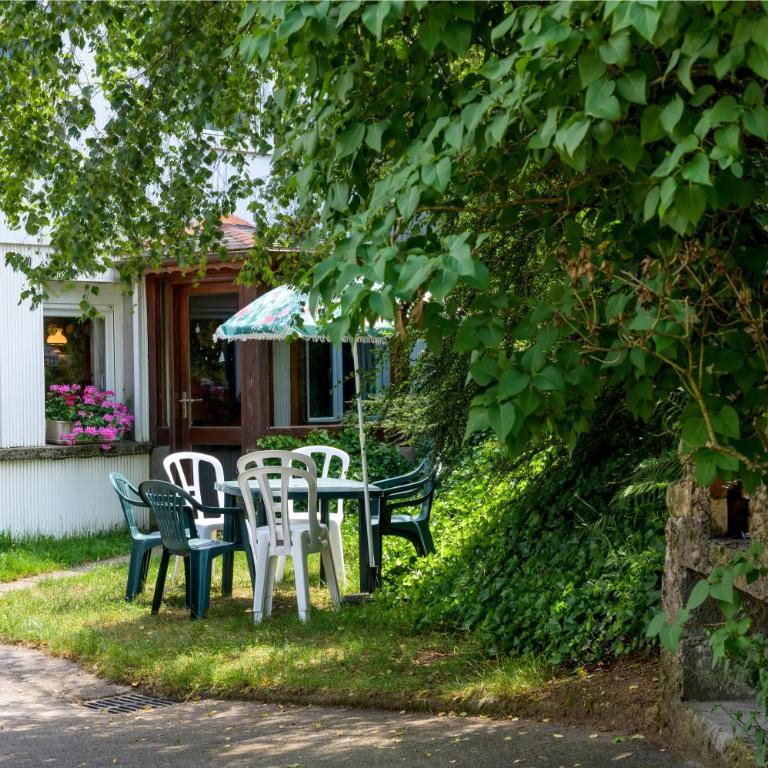 Appartement Atypique - Two-Bedroom Deluxe Apartment with Garden View - 24