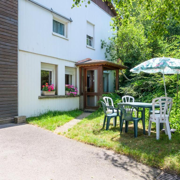 Appartement Atypique - Two-Bedroom Deluxe Apartment with Garden View - 1