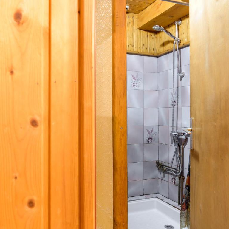 Appartement Atypique - Two-Bedroom Deluxe Apartment with Garden View - 17