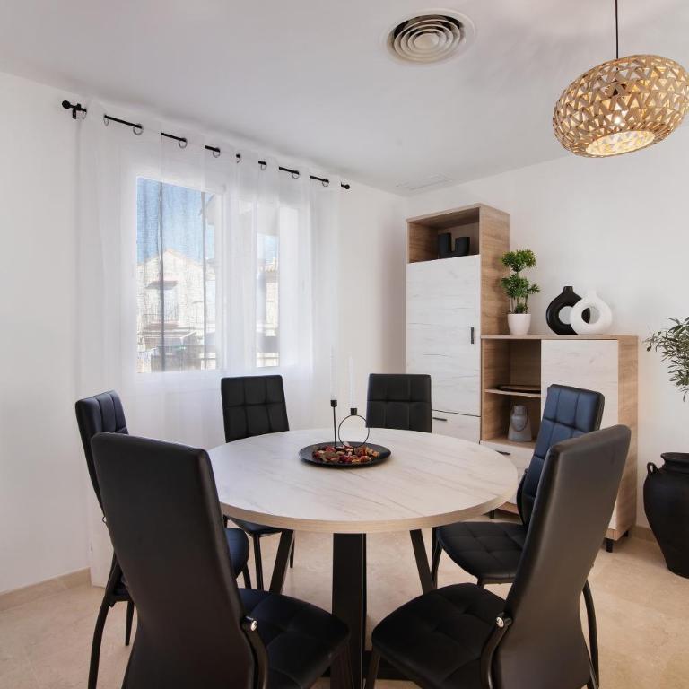 Estrella - Two-Bedroom House - 7