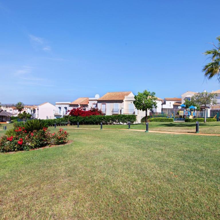 Estrella - Two-Bedroom House - 31