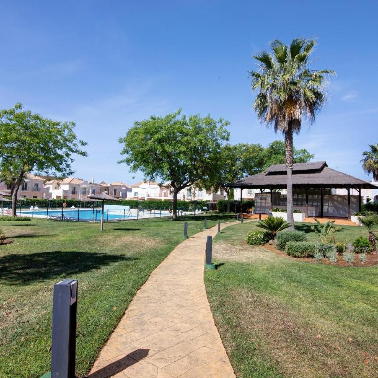 Estrella - Two-Bedroom House - 27