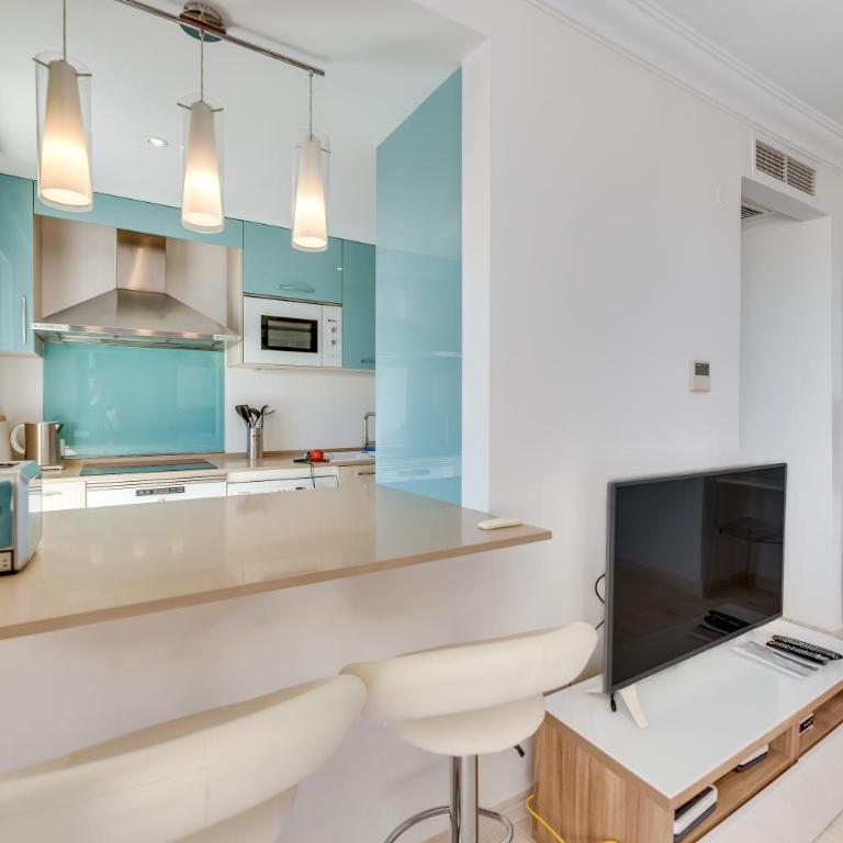 Marina Banus - Apartamento Deluxe de 2 dormitorios con vistas al mar - 10