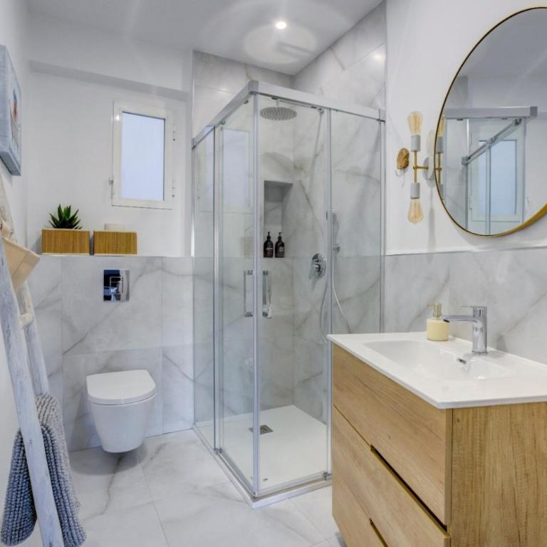 Vivir en Valencia - Two-Bedroom Deluxe Apartment with Balcony - 19