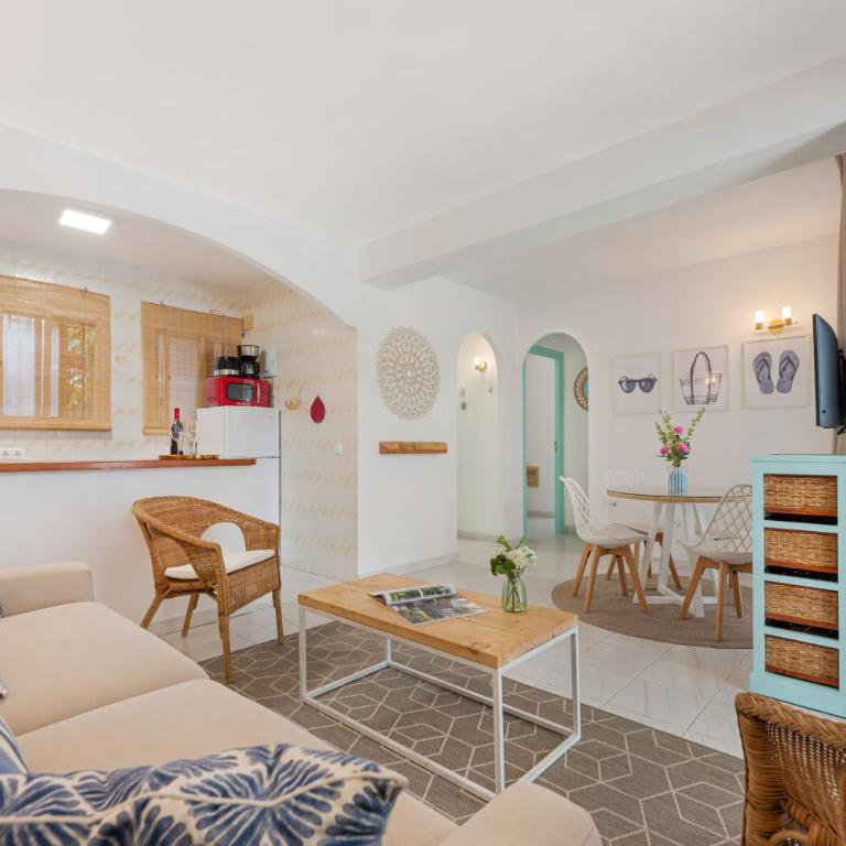 La casita de la playa - Apartamento Deluxe de 2 dormitorios con vistas al jardín - 5