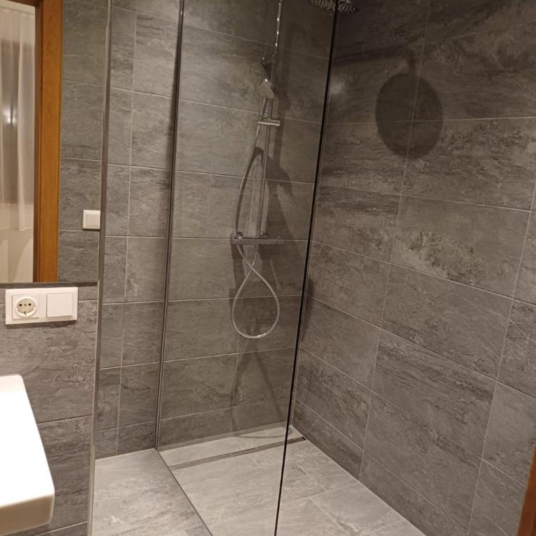 Apart-hochzillertal Gartenwohnung - Apartment mit 3 Schlafzimmern und Bergblick - 31