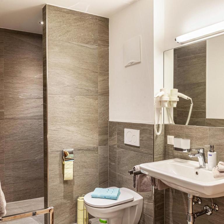 Apart-hochzillertal Gartenwohnung - Apartment mit 3 Schlafzimmern und Bergblick - 13
