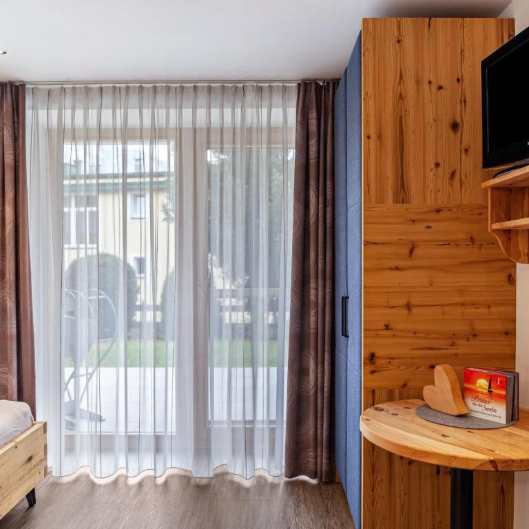 Apart-hochzillertal Gartenwohnung - Apartment mit 3 Schlafzimmern und Bergblick - 17