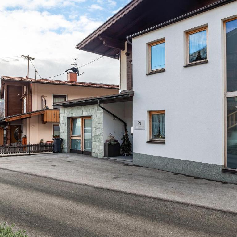 Apart-hochzillertal Gartenwohnung - Apartment mit 3 Schlafzimmern und Bergblick - 40