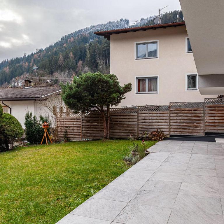 Apart-hochzillertal Gartenwohnung - Apartment mit 3 Schlafzimmern und Bergblick - 35