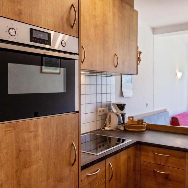 Thusnelda Apartment A - Appartamento Deluxe con 2 Camere da Letto e Vista Giardino - 8